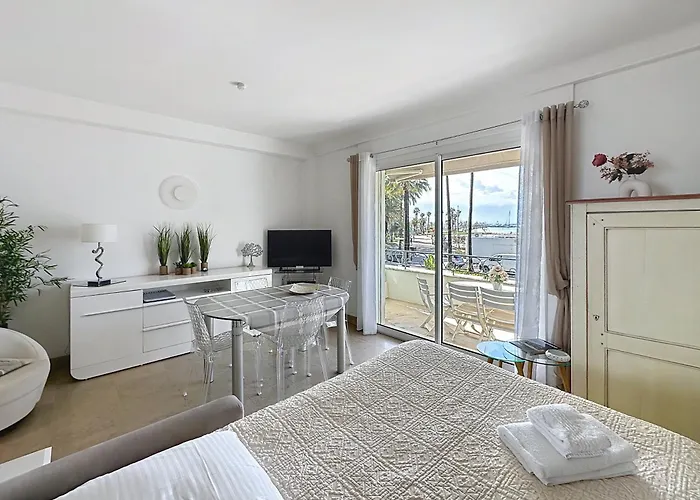 1-Bedroom Apartment With Sea View On La Croisette
