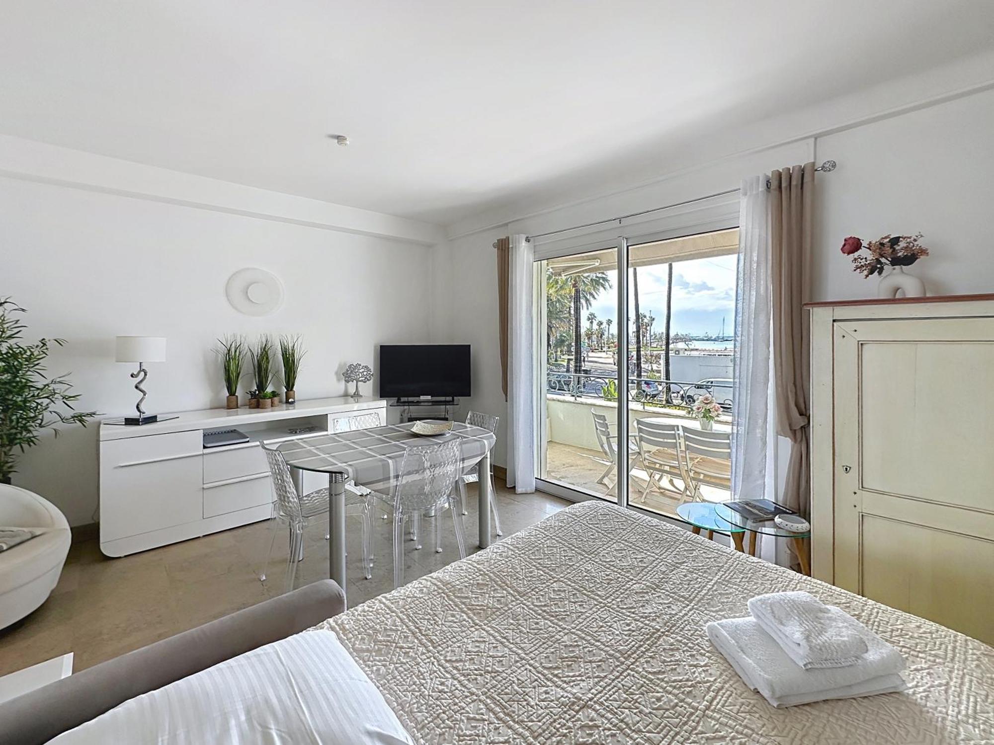 1-bedroom With Sea View On La Croisette *